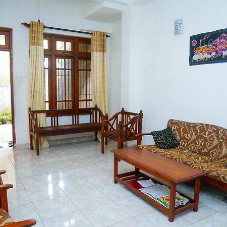 Nisansala Homestay Kandy Deiyannewela Buitenkant foto