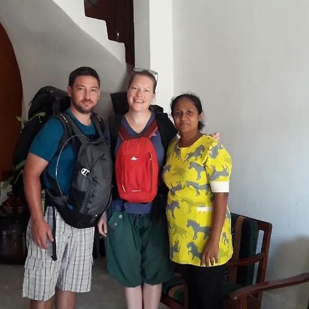 Nisansala Homestay Kandy Deiyannewela Buitenkant foto