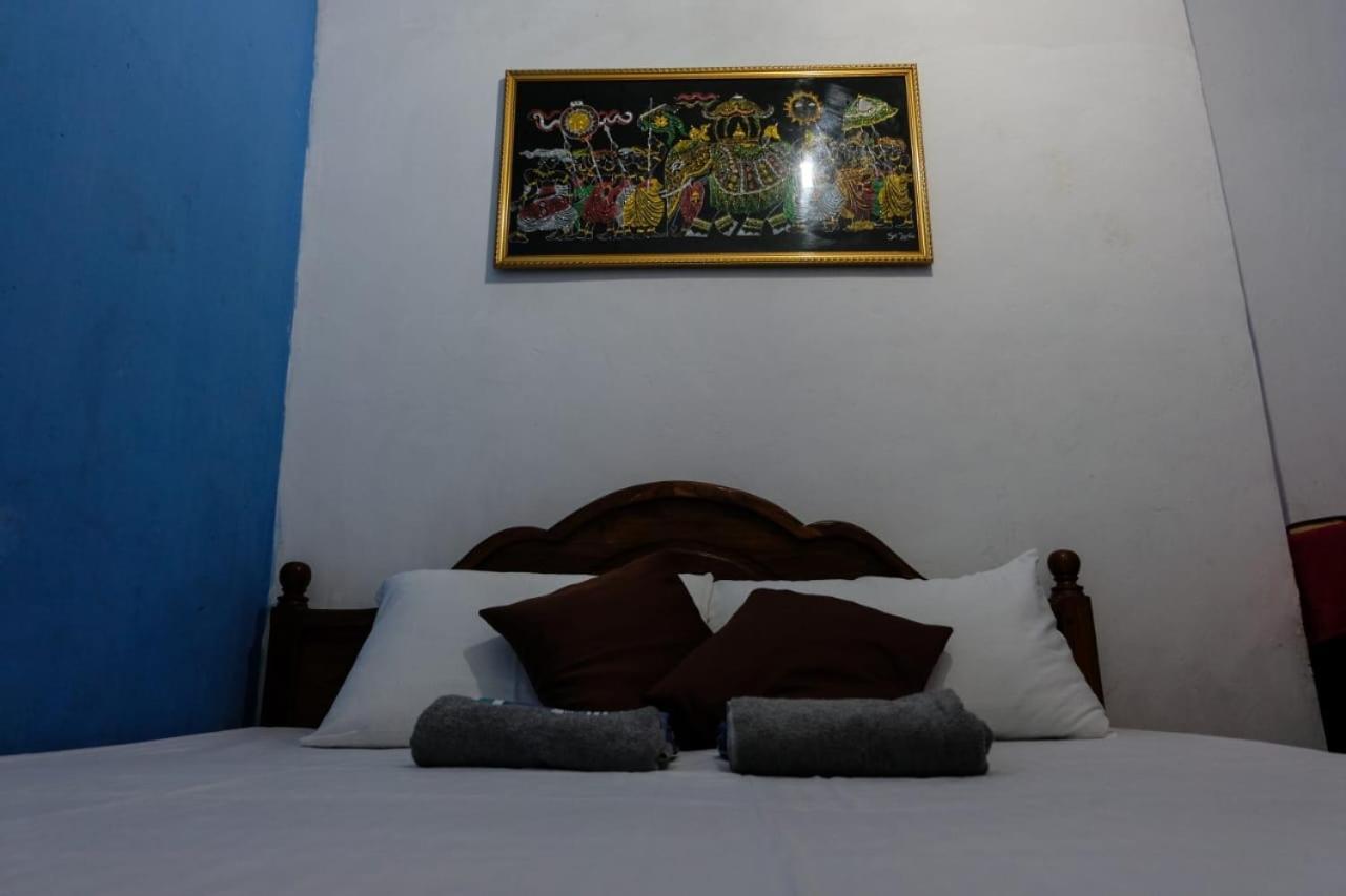 Nisansala Homestay Kandy Deiyannewela Buitenkant foto