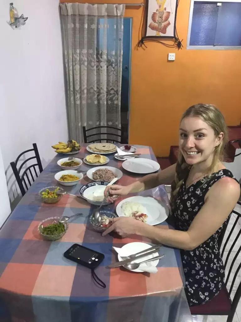 Nisansala Homestay Kandy Deiyannewela Buitenkant foto