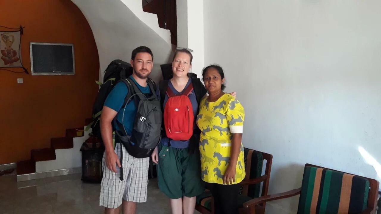 Nisansala Homestay Kandy Deiyannewela Buitenkant foto