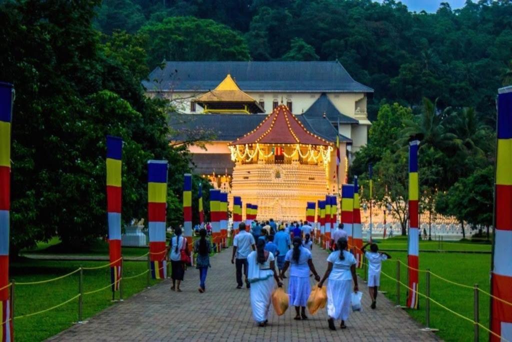 Nisansala Homestay Kandy Deiyannewela Buitenkant foto